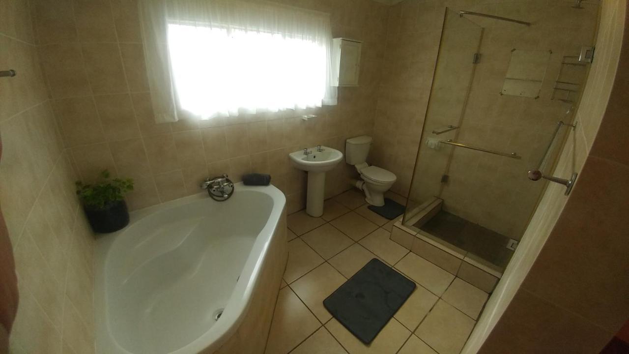 Four Seasons Self-Catering Guest House Граскоп Екстериор снимка
